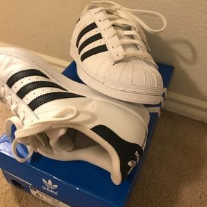 ADIDAS Superstar